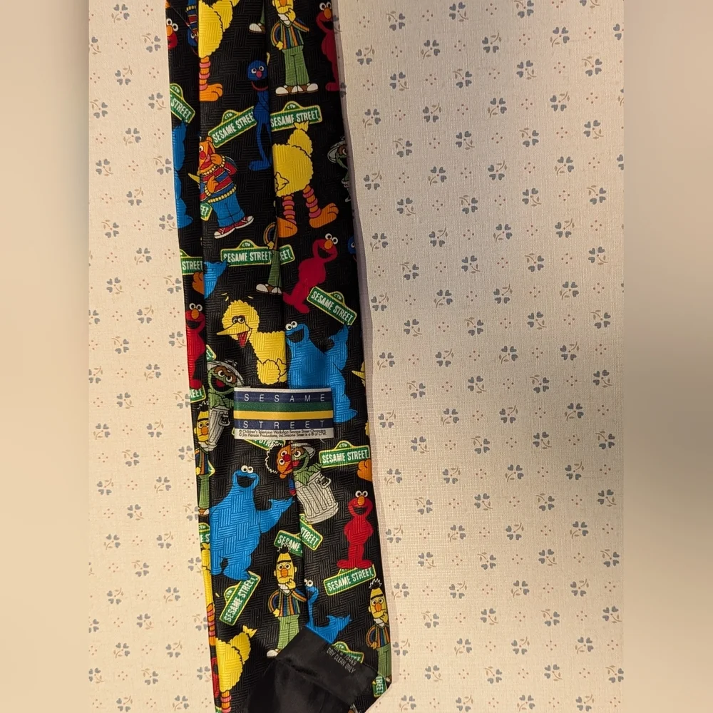 Sesame Street Colorful Character Print Tie Grover Oscar Big Bird Elmo Cookie